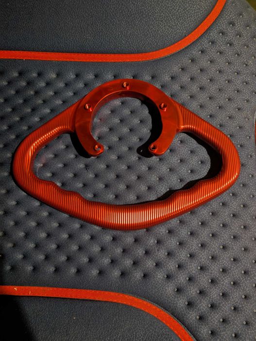 Накладка для заднього пасажира на бак