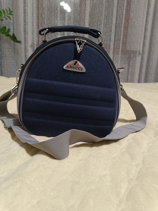 Жіночі сумочки з довгими ремінцями