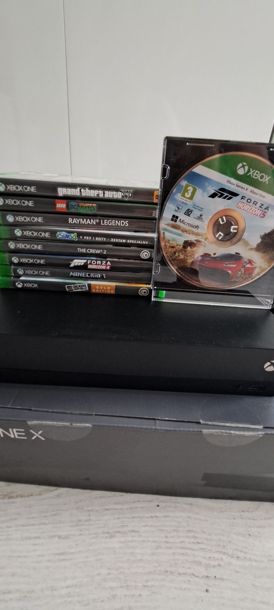 Konsola Xbox One X 1TB i gry .