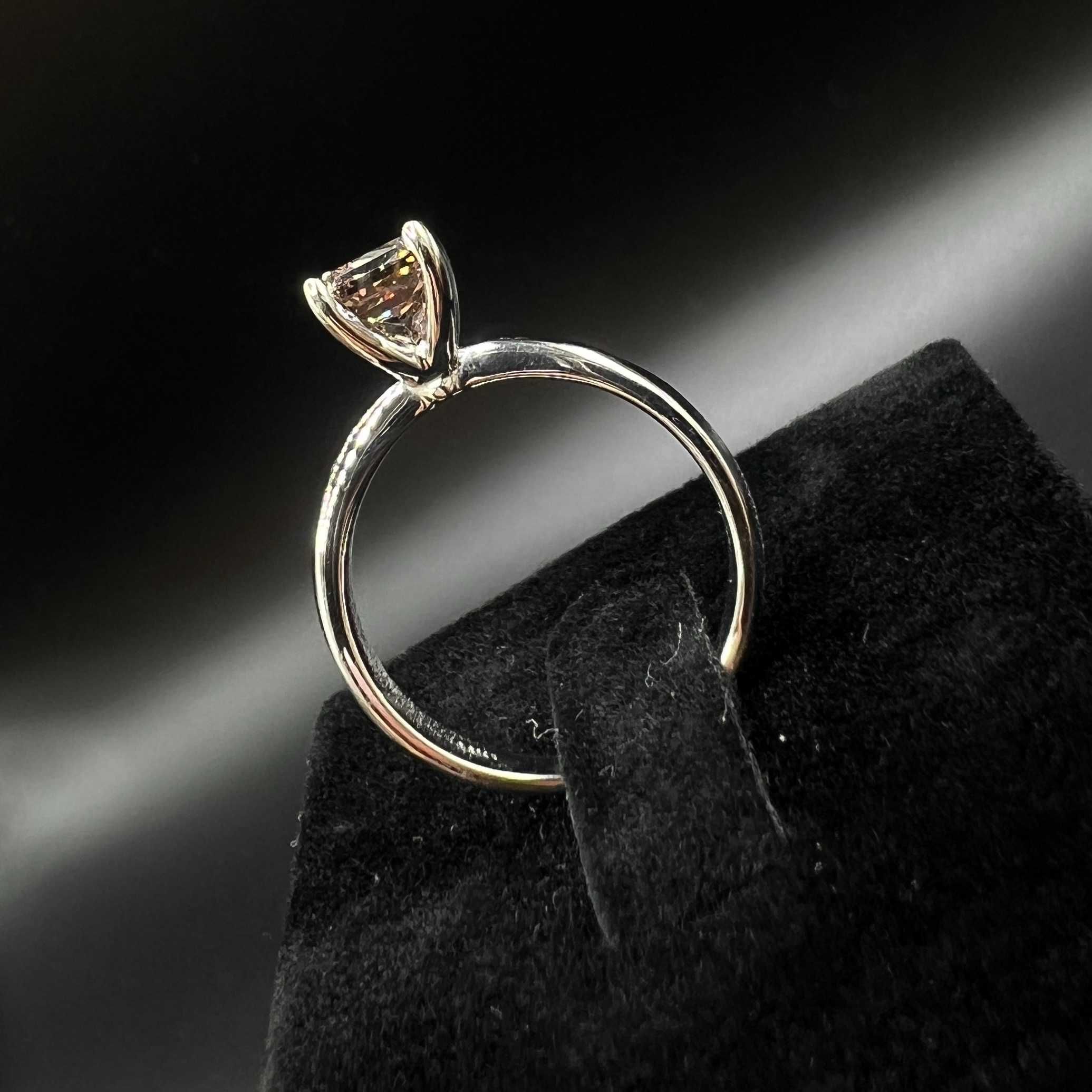 Pierścionek złoty z brylantem 1.33 ct