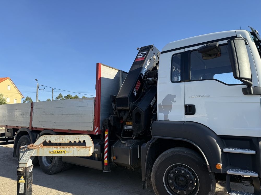 Man com  grua Hiab 322 de 22.5M