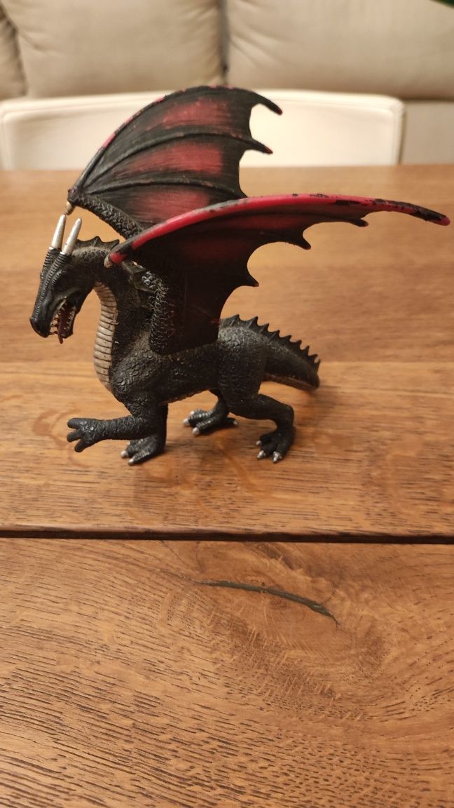 Figura Dragão de Aço da Mojo