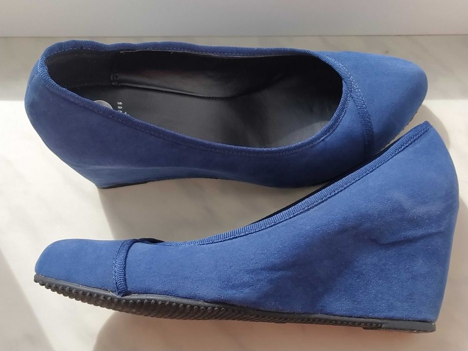 Замшеві жіночі туфлі
