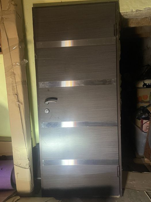 Продам вхідні двері