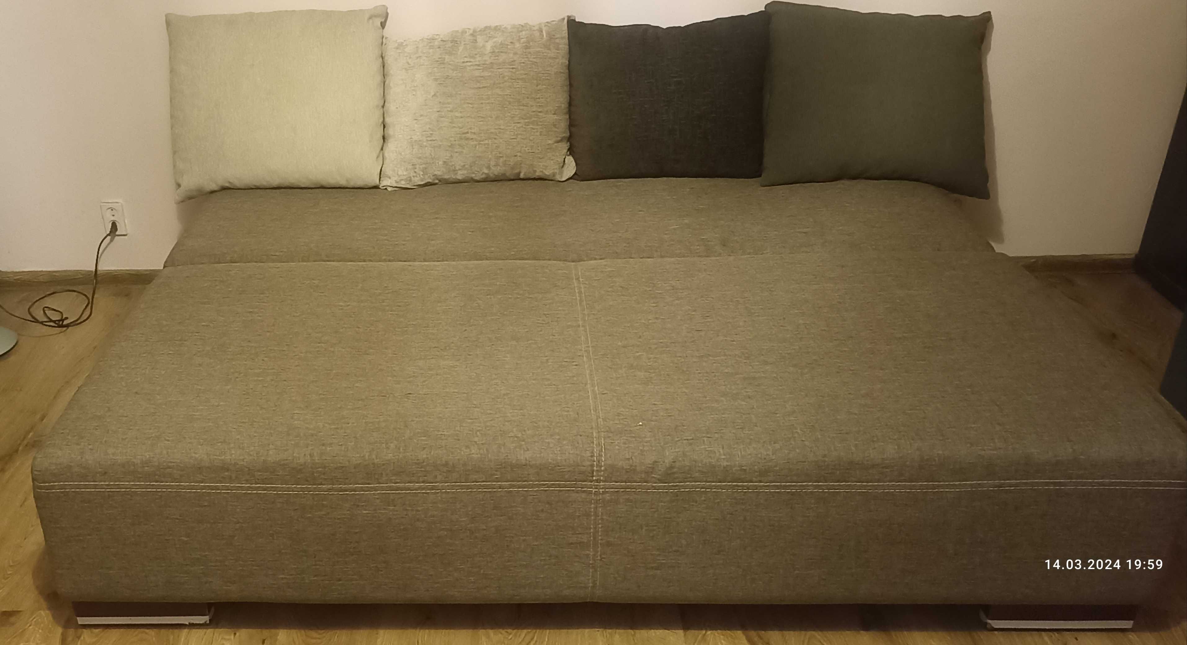 Sofa, kanapa, rozkładana 200 cm x 180 cm. Kolor beż.