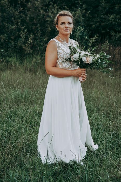 Sukienka ślubna biała