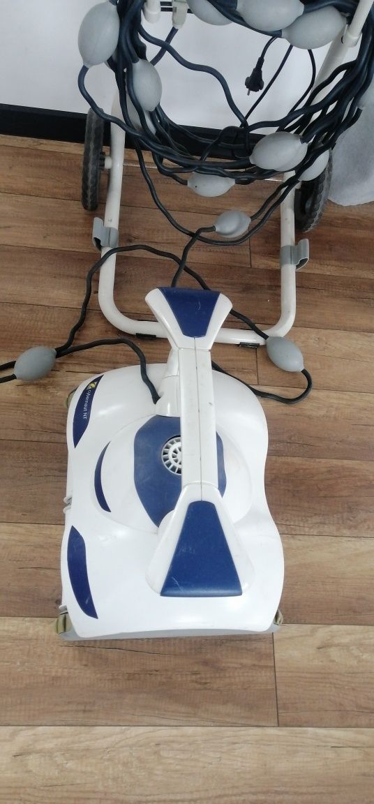 Robot czyszczący do basenów, Zodiac cybernaut NT