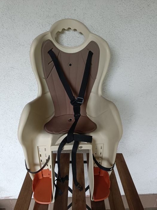 Htp Elibas fotelik rowerowy do 22 kg beżowy 

MONTOWANY NA BAGAŻNIK