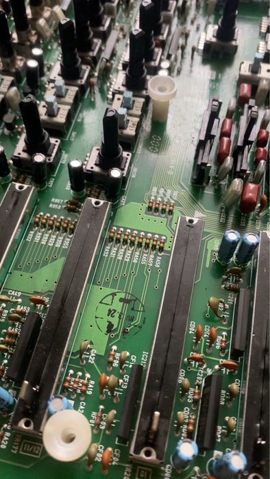 Yamaha MX12/4 — аналоговий мікшерний пульт