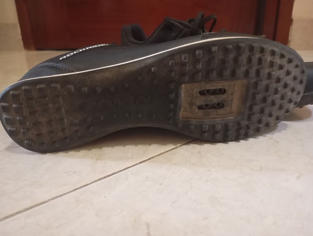 Vendo ténis ciclismo rockrider com pouco uso