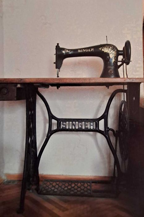 Швейна машинка Singer