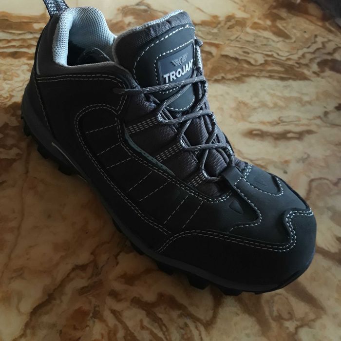 Германия НОВЫЕ goreTex  мужские термо ботинки 40р. кроссовки