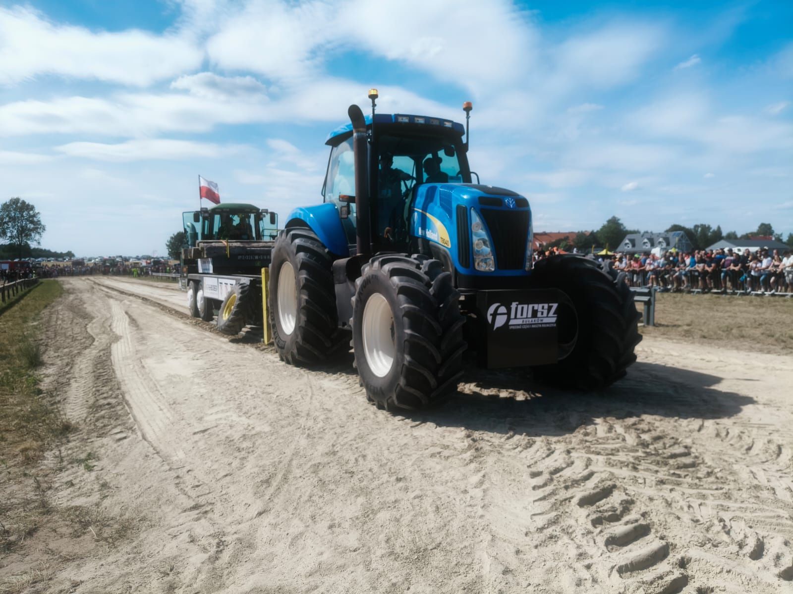 New holland T8040 Tractor Pulling  case magnum cummins 8,3L