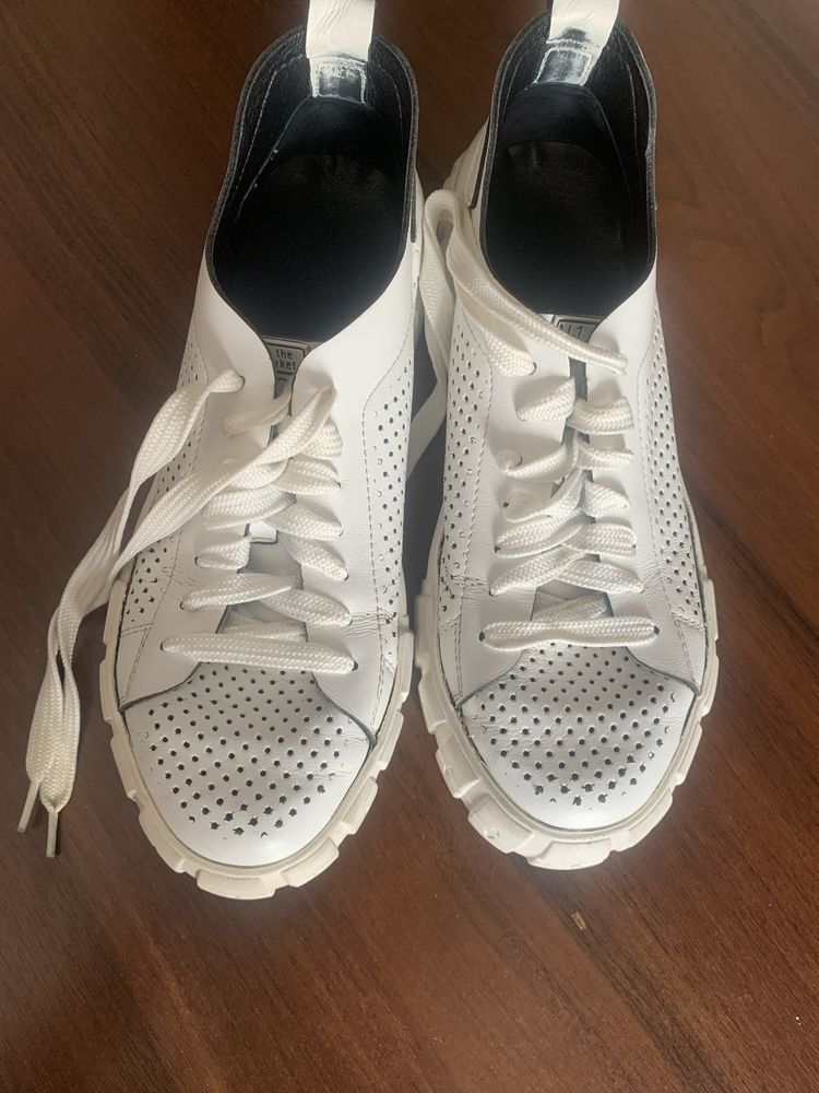 білі кросівки Kento