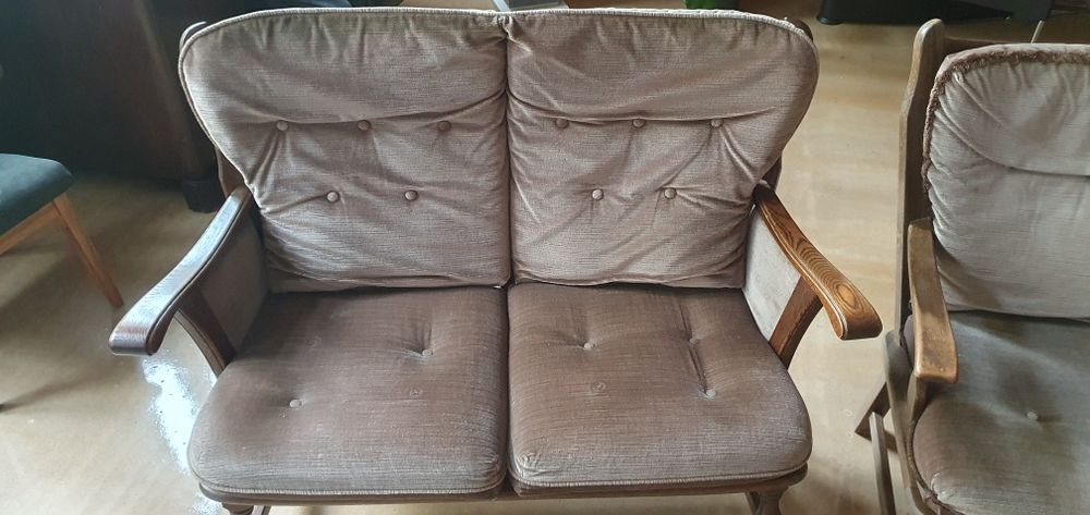 Zestaw wypoczynkowy dwa fotele sofa drewniana konstrukcja