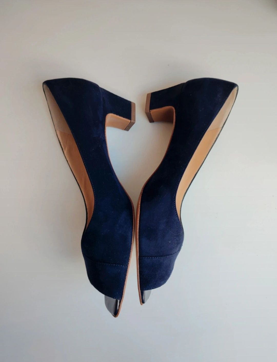 Buty na obcasie Peter Kaiser rozmiar 39 zamszowe