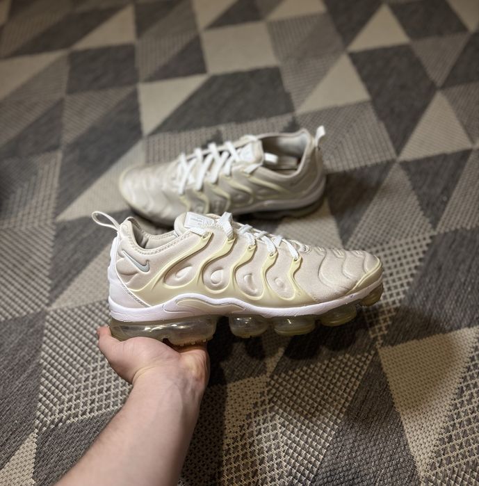 Оригінальні чоловічі кросівки Nike Air VaporMax Plus