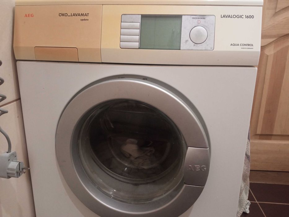 Пральна машинка aeg