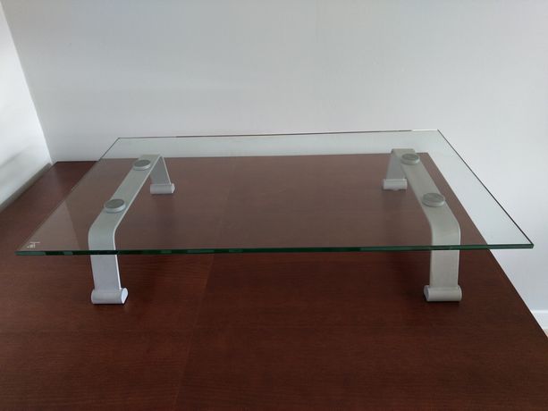 Szklany stolik pod TV