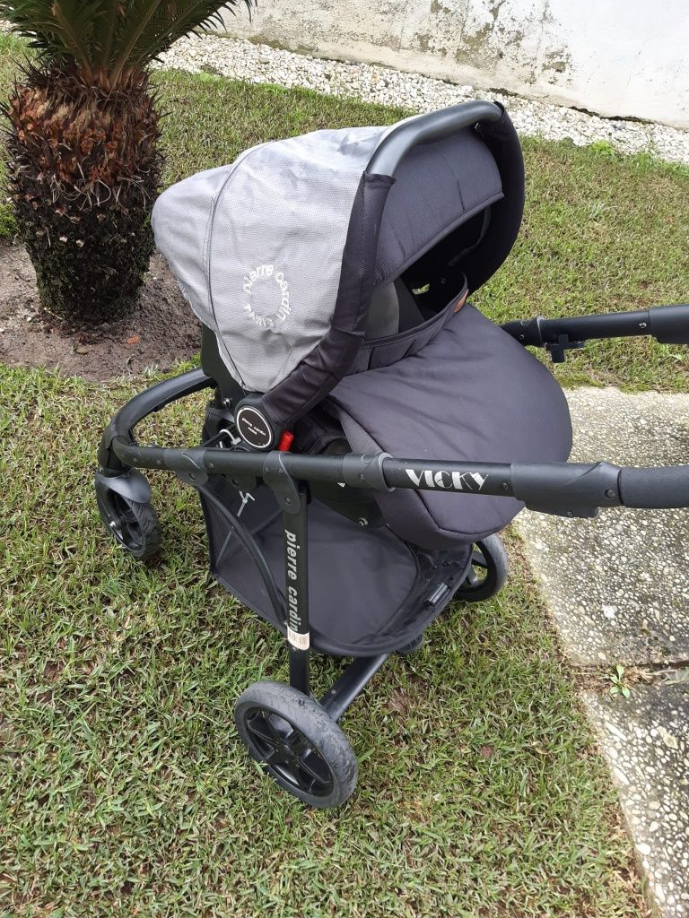 Vendo duo Vicky, carrinho de bebé e ovo