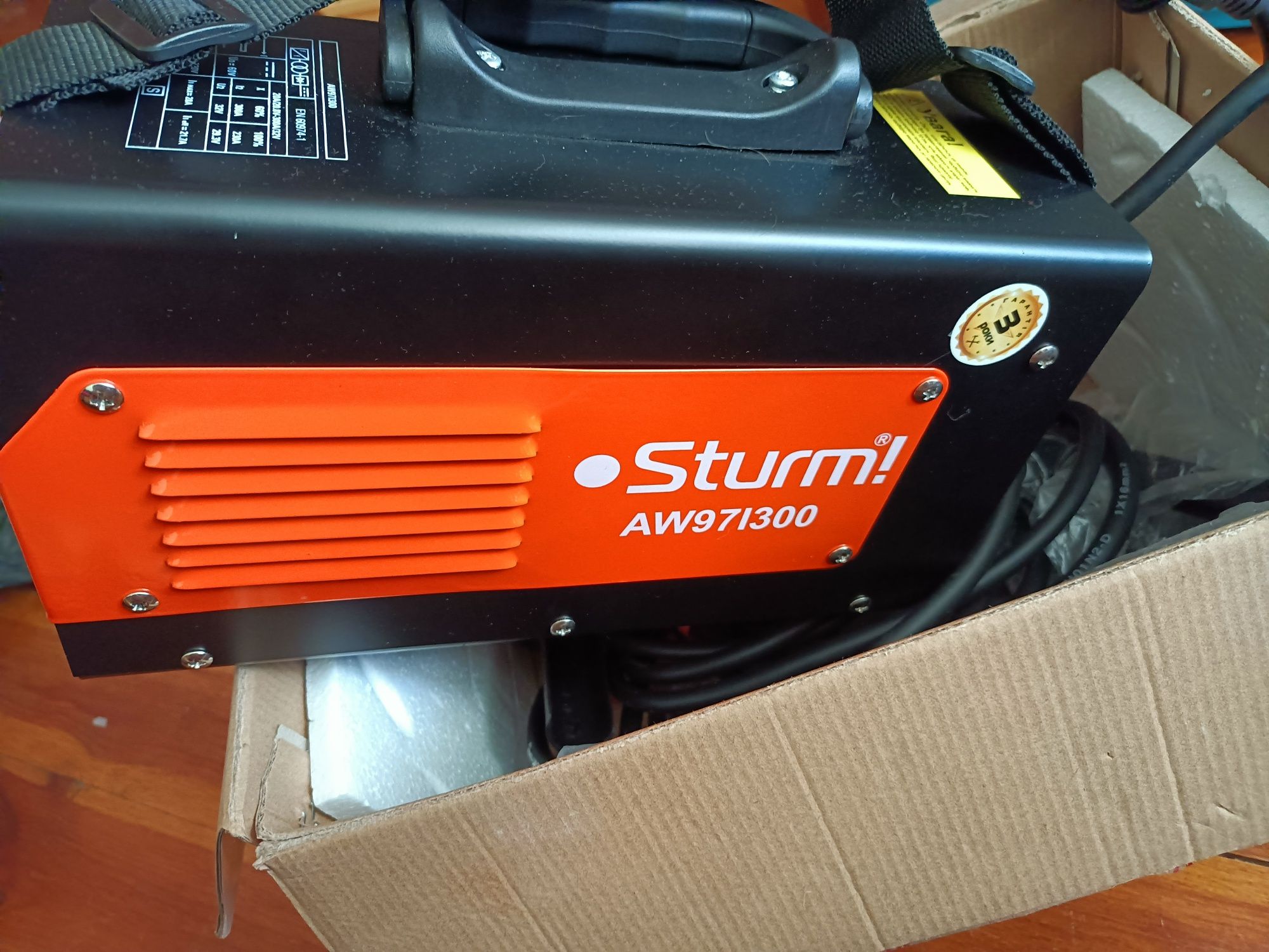 Продам сварочный аппарат Sturm AW971300