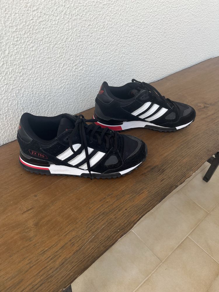Estou a vender uns tenis em muito bom estado, com muito pouco uso