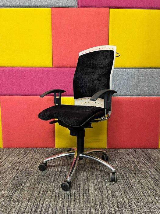 Fotel biurowy Sitag Reality | Super Stan, wieszak na marynarkę