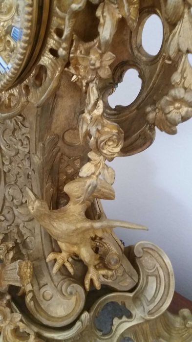 Relógio de pêndulo Luís XIV rococó, bronze dourado.