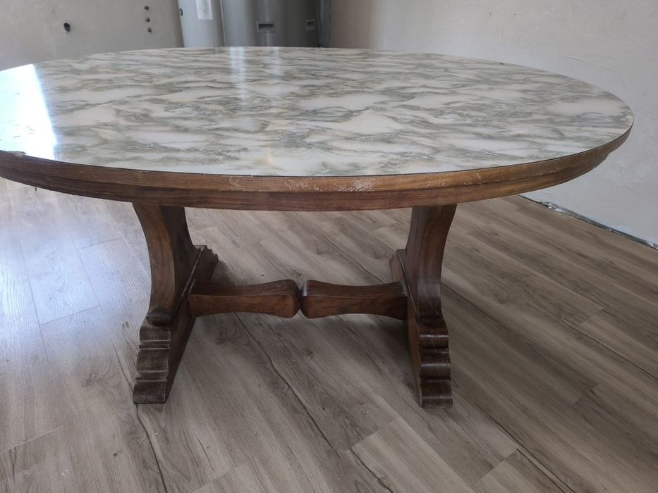 Mesa de cozinha em madeira