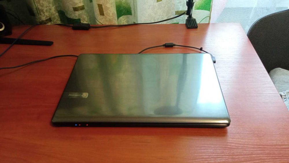 Gatewey NV570p11U Ноутбук в отличнейшем состоянии, батарея 2.5 часа