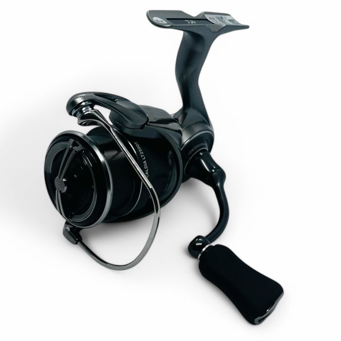 Риболовна котушка для спінінгу  Daiwa 25 Caldia 2500S LT