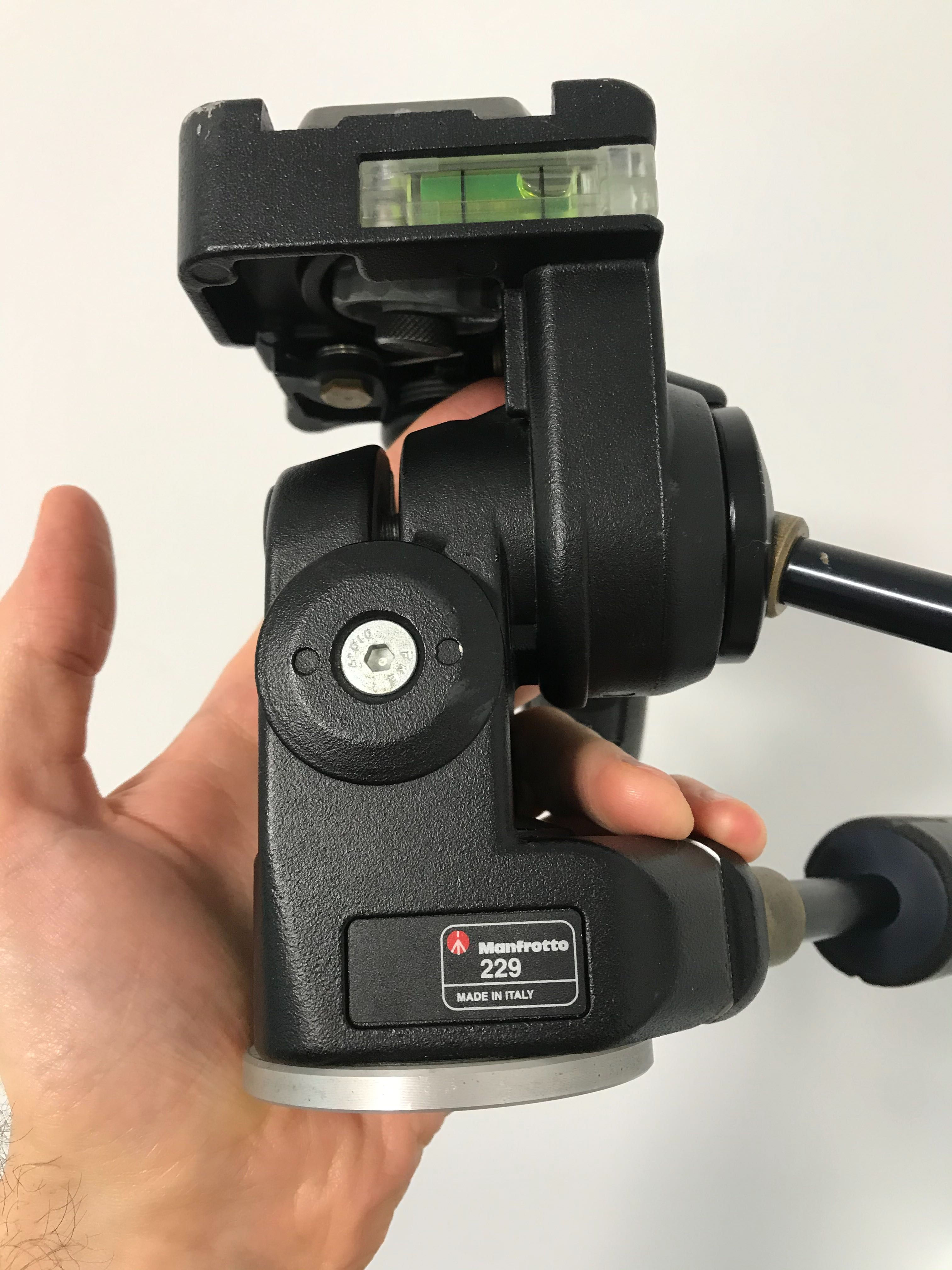 Manfrotto 229 панорамна головка