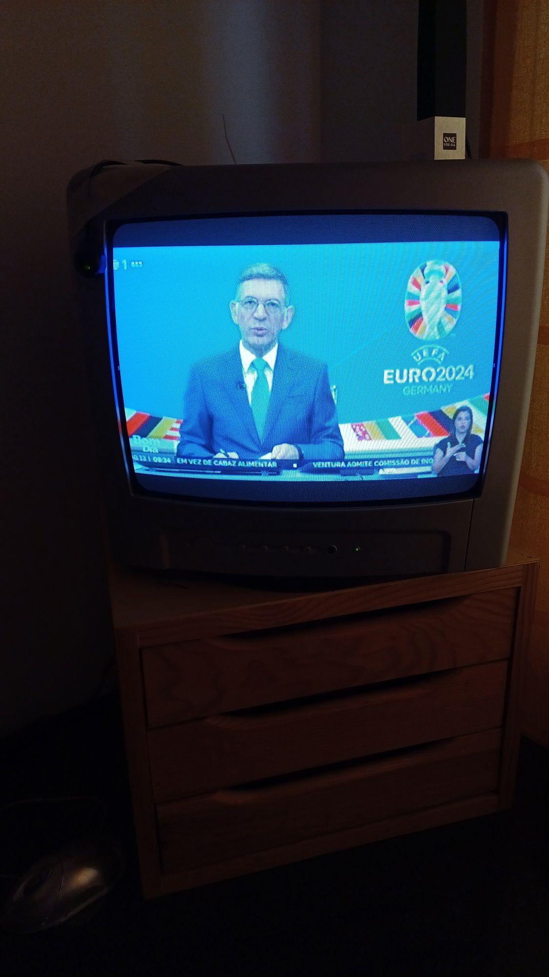 Precisa de uma pequena TV com TDT, Westwood