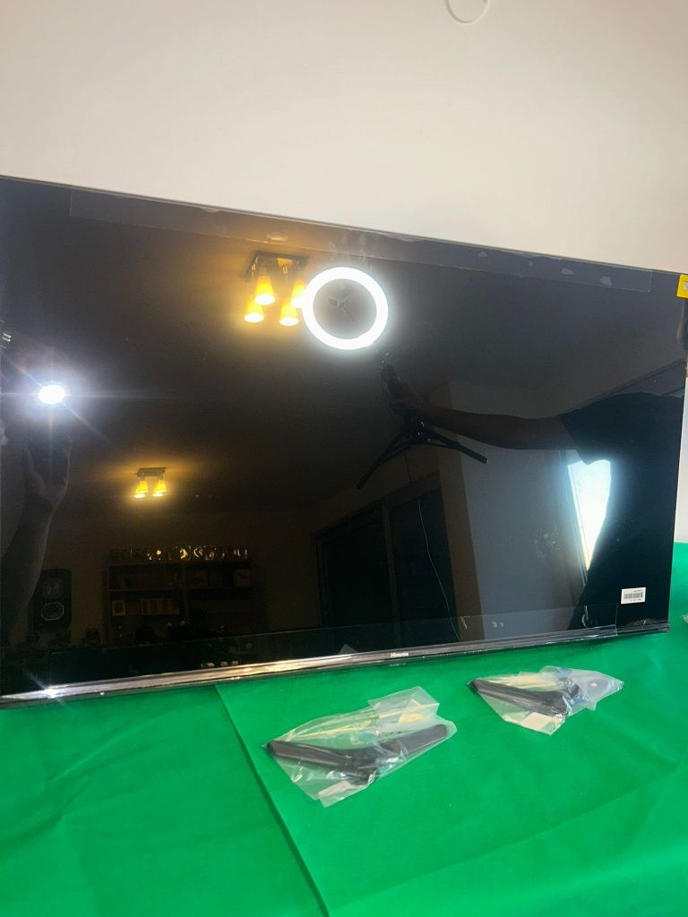 Televisão 43" QLED Hisense 43E7NQ Smart TV (3 anos garantia)