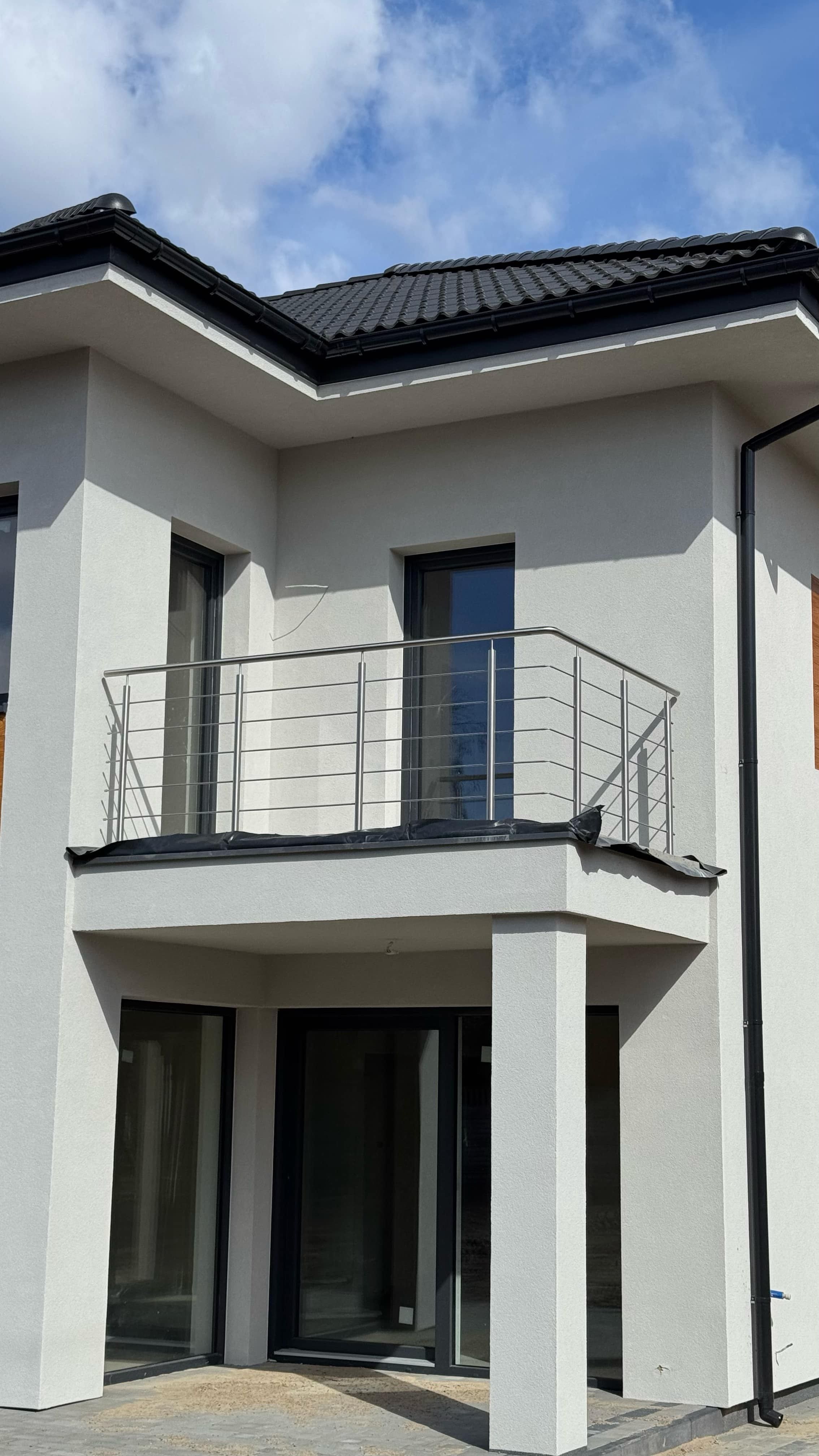 Balustrady zabezpieczenia okienne nierdzewne