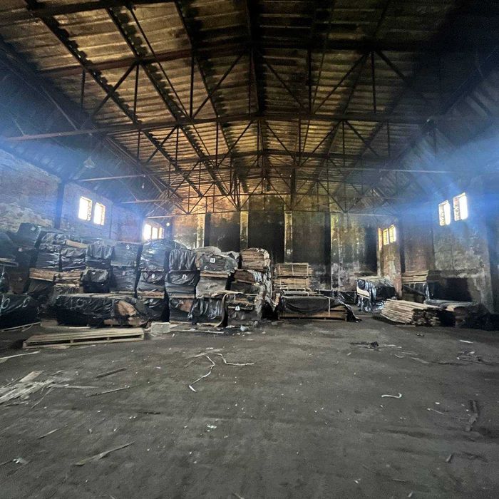 Шпоновий завод на трасі І.Франківськ - Львів