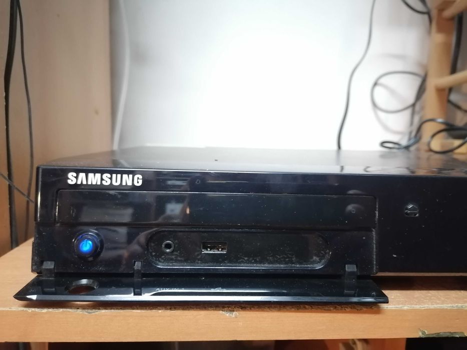 Amplituner Samsung HT-TZ215 Z DVD i USB,HDMI