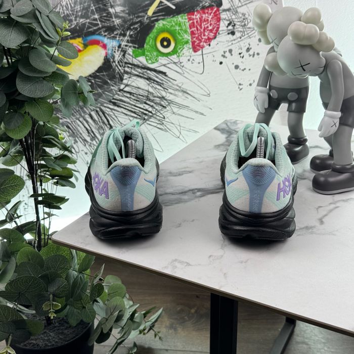 Кросівки Hoka Clifton 9 42 розмір Е6201