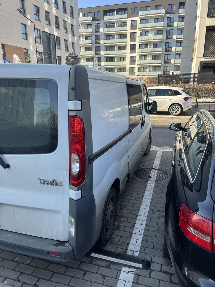 Renault trafic L2H1 2007r.