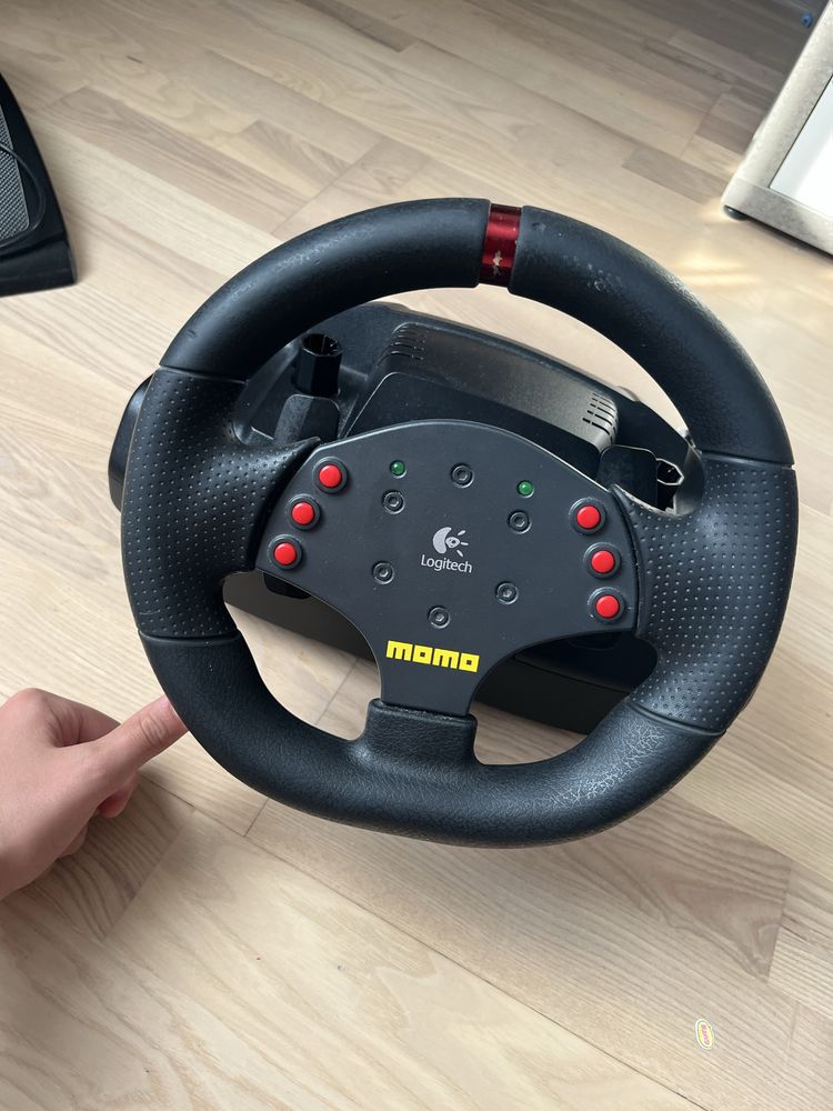 Руль ігровий Logitech momo rasing.