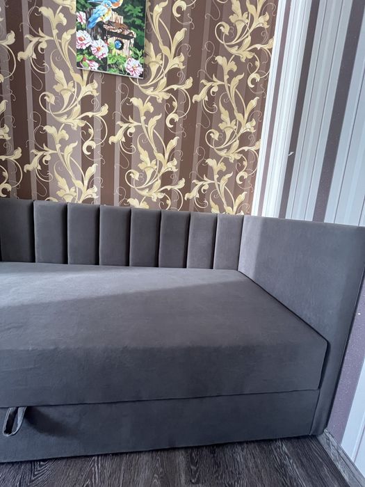 Ліжко , диван