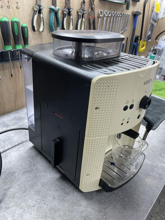 Кавомашина Krups FPb14500P еспресо/лунго, професійно відновлена
