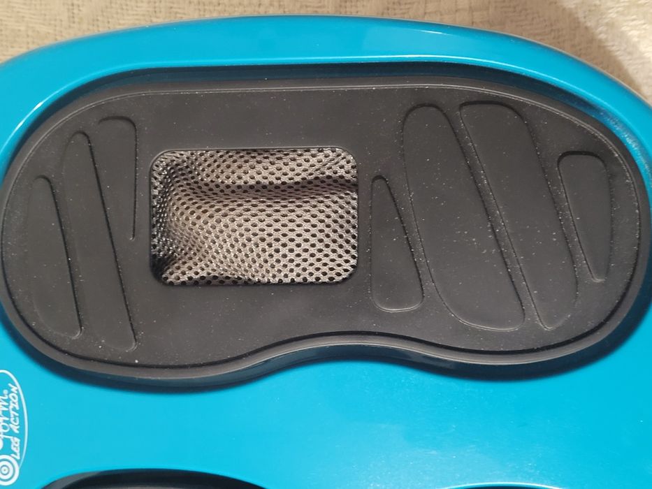 Masażer wibracyjny do stóp nóg Gymform Leg Action