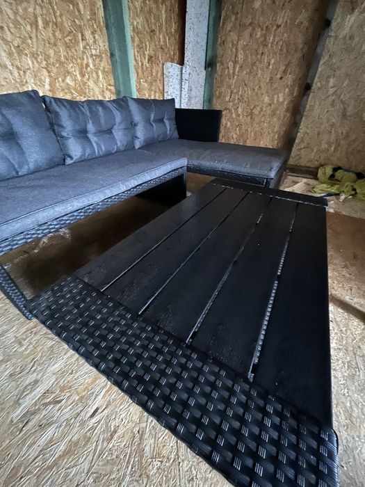 Narożnik jak nowy technorattanowy + stolikiem z kompletu