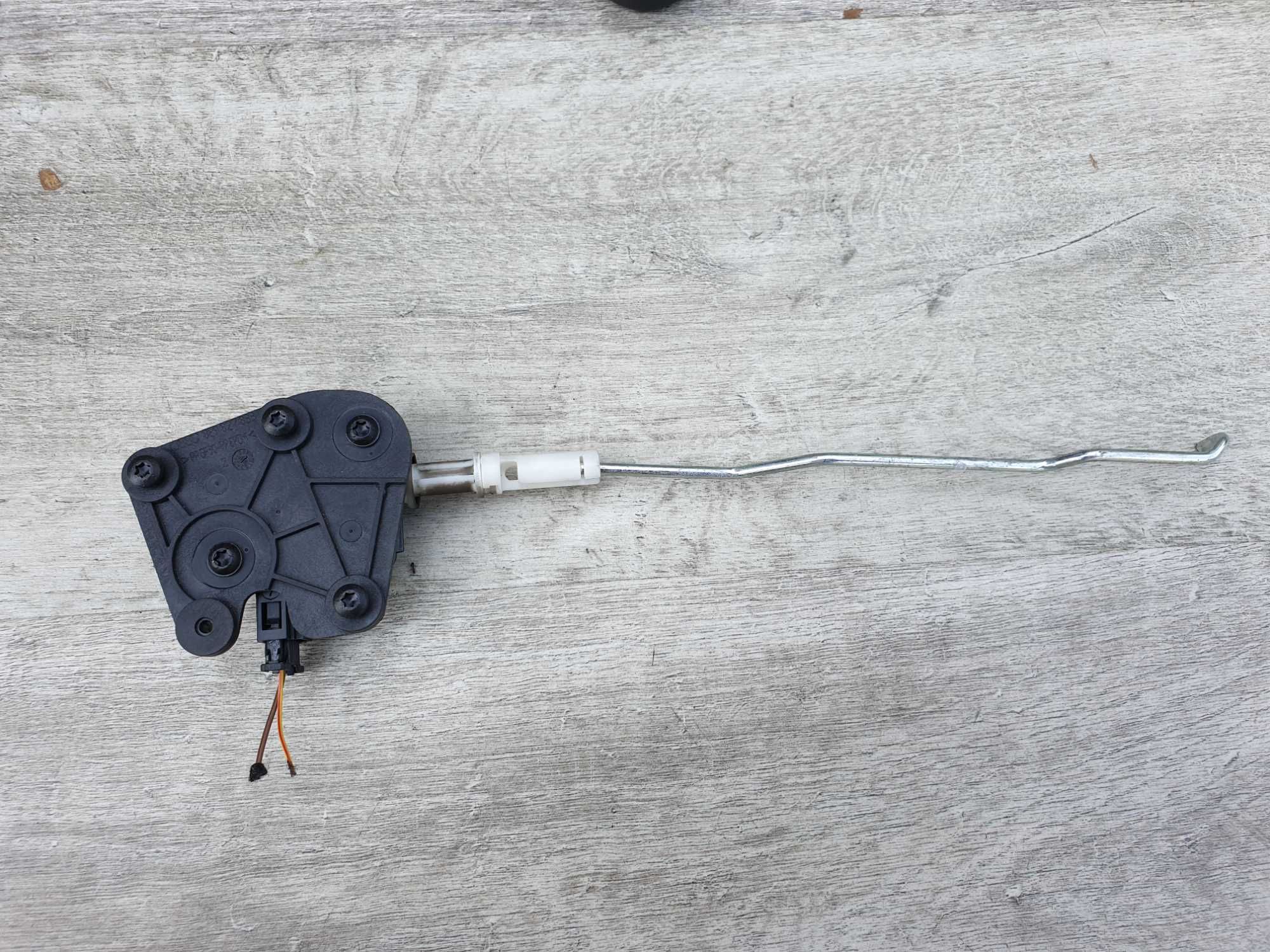 Audi A3 8P 3D Zamek tylnej klapy
