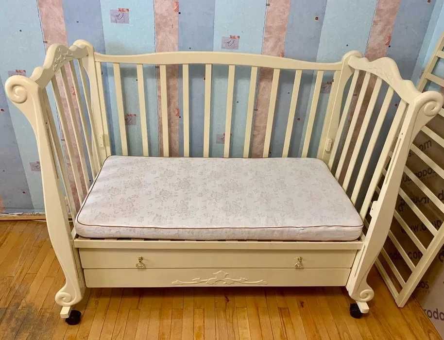 Дитяче ліжко Верес. З ящиками та маятниковим механізмом