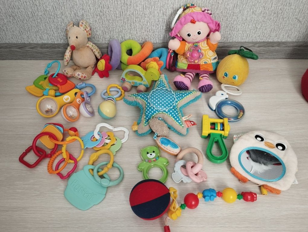 Погремушки подвеска Lamaze chicco брязкальце