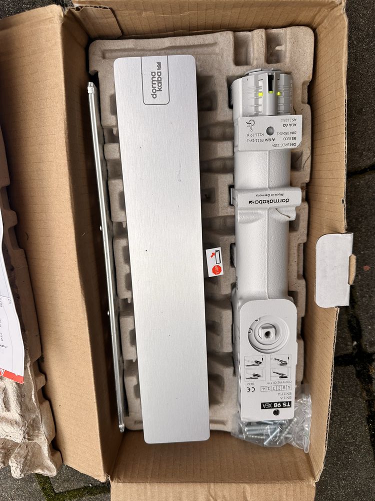 Samozamykacz DORMA TS98 XEA