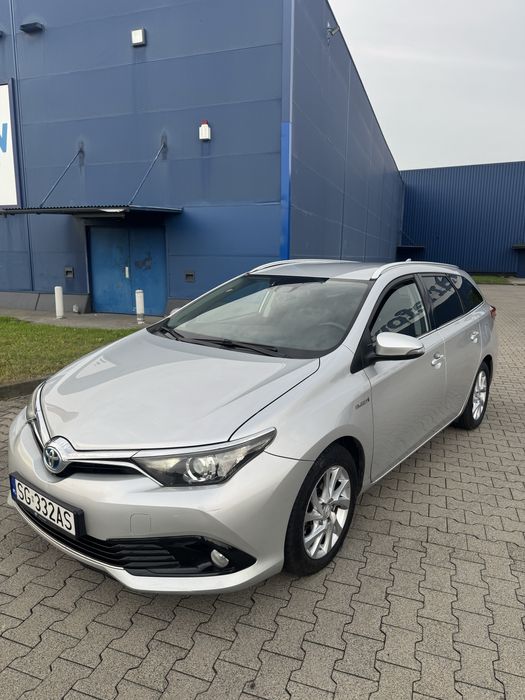 Toyota Auris Hybrid 1.8 | 2016r