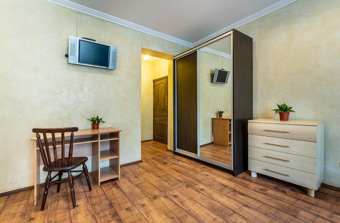 Затишна 1 кім квартира (є світло, вода,) на Софіївській 23
